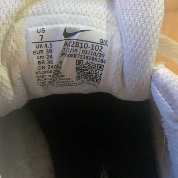 White sneakers - Picture 2 of 2